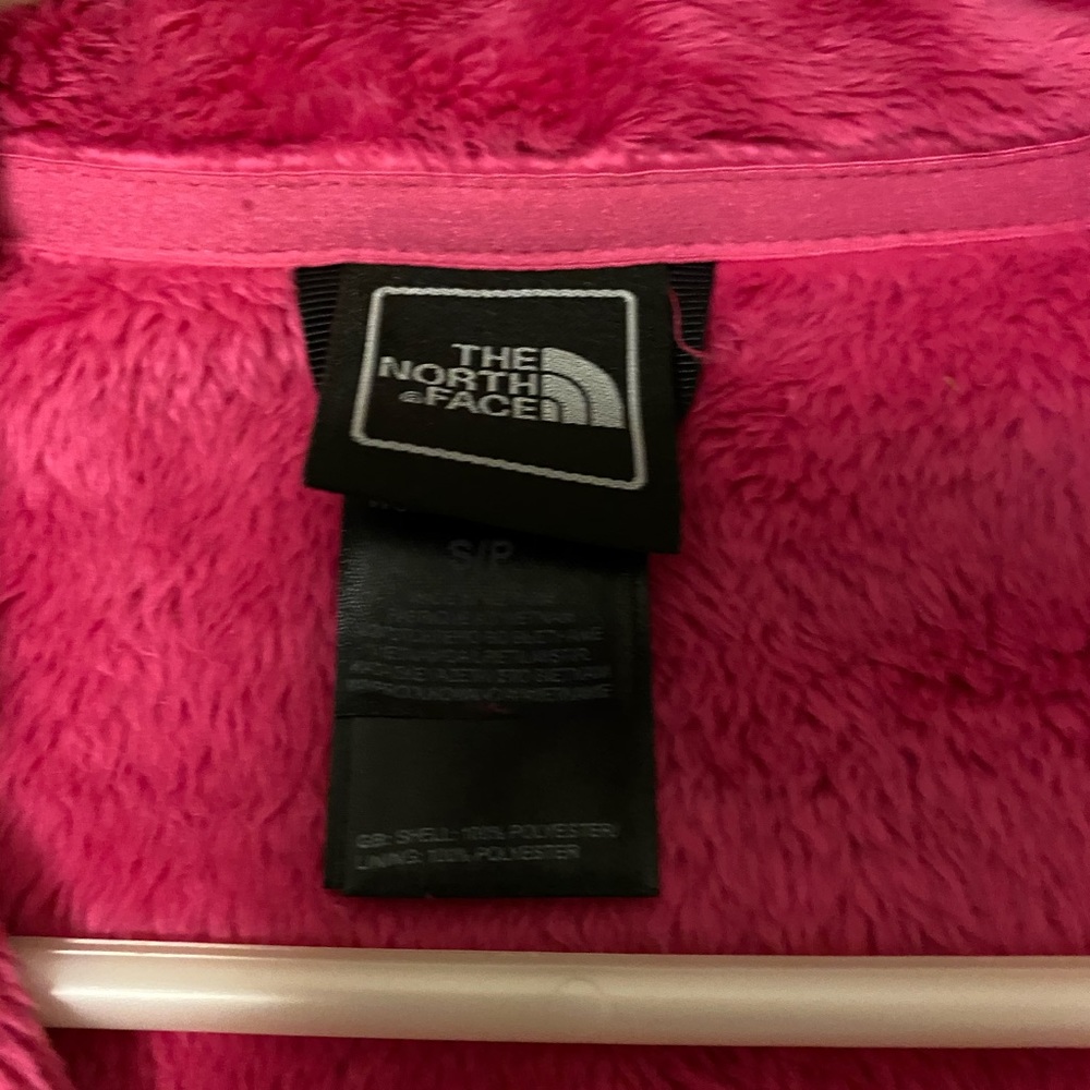 North face - Picture 2 of 3